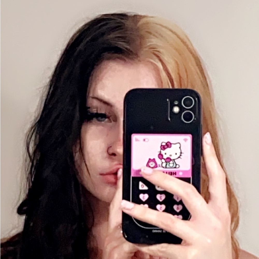 Meet your Posher, Chloe